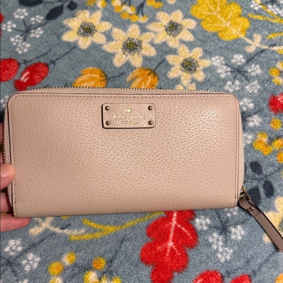Kate spade Wallet - Picture 1 of 2